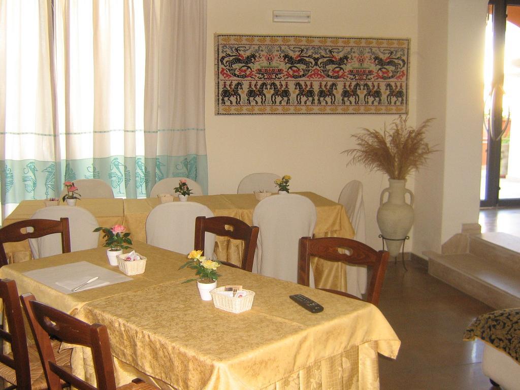 Hotel Maxim Olbia Esterno foto